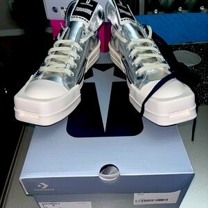 Rick owens converse silver sneaker men size 7 women size 9 BNWT box never worn